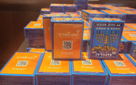 מארזי נרות שיופצו לשליחי הסוכנות היהודית במסגרת מיזם "לאורם" (צילום: באדיבות הסוכנות היהודית)