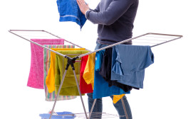 מייבשים את הכביסה בתוך הבית? כך תמנעו עובש ועודף לחות (צילום: אינג'אימג')