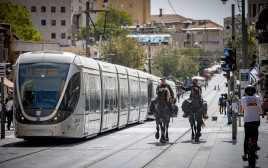 שוטרים בירושלים (צילום: Yonatan Sindel/Flash90)