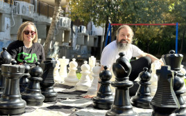 ד"ר דניאל מוסקוביץ יו"ר הוועד המנהל של "יורושחמט" ומיכל שטיין מנהלת משאבי אנוש בחברה (צילום: C2A Security)