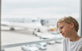 בן 6 הוטס בטעות לשדה התעופה הלא נכון (צילום: אינג'אימג')