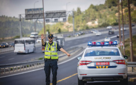 משטרת תנועה (צילום: חיים גולדברג פלאש 90)