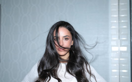אורטל עמר בקמפיין של מוצרי השיער של "וולה" (צילום: זוהר שטרית)
