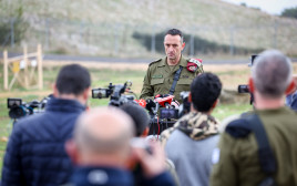 הרמטכ"ל הלוי בתדרוך עיתונאים בגבול הצפון (צילום: דוד כהן, פלאש 90)