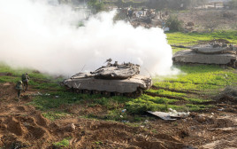 טנק חטיבת יפתח בפעילות במרחב 'אל מועאזי'  (צילום: דובר צה"ל)