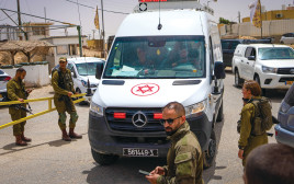 זירת הפיגוע בה רצח שוטר מצרי שני חיילים ישראלים בגבול (צילום: פלאש 90)