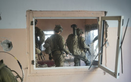 תיעוד פעילות כוחות יחידת אגוז בחאן יונס בעזה (צילום: דובר צה"ל)