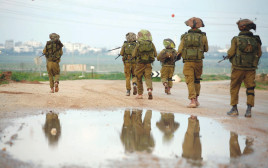 חיילים (צילום: יוסי זמיר פלאש  90)