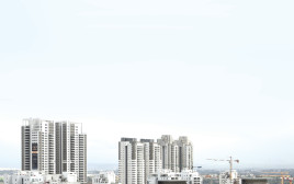 אתר בנייה בנהריה ינואר 2024 (צילום:  שחר יערי פלאש 90)