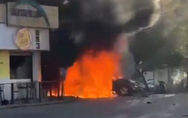 כלי טיס של חיל אוויר תקף רכב בדרום לבנון  (צילום: רשתות ערביות)