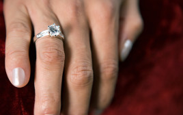 טבעת יהלום, אילוסטרציה (צילום: אינג'אימג')