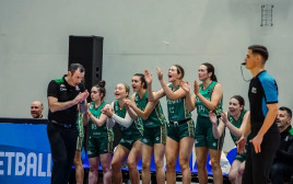 שחקניות נבחרת אירלנד בכדורסל (צילום: אתר רשמי, אתר פיב"א)