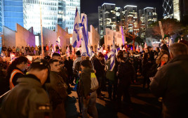 מחאה נגד הממשלה בקפלן תל אביב (צילום: אבשלום ששוני)