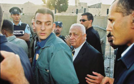 מהומות אוקטובר 2000 אריק שרון בהר הבית (צילום: פלאש 90)