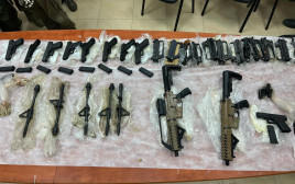 נשקים שנתפסו בצפון הארץ (צילום: דוברות המשטרה)