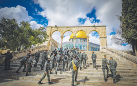 לוחמי משמר הגבול בסיור בהר הבית לקראת הרמאדן (צילום: ג'אמל עוואד פלאש 90)