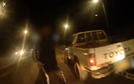 גניבת הרכב בכביש 77 (צילום: דוברות המשטרה)