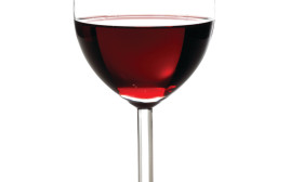 כוס יין אדום (צילום: אינג אימג')