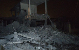 נזק שנגרם מהתקיפה האווירית על בית בתאיר חרפה, דרום לבנון (צילום: רשתות ערביות, שימוש לפי סעיף 27 א')