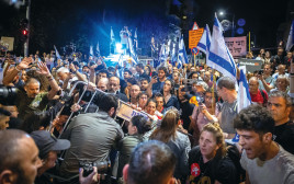 ההפגנה ליד מעון ראש הממשלה בירושלים (צילום: חיים גולדברג, פלאש 90)