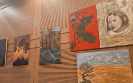 תערוכה בכנסת - ציורים של כבדי שמיעה וחרשים (צילום: עיריית ירושלים)