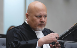 כרים אסד אחמד קאן התובע הראשי בבית הדין הבינלאומי בהאג (צילום: רויטרס)