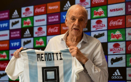מאמן נבחרת ארגנטינה לשעבר, ססאר לואיס מנוטי (צילום: GettyImages, RONALDO SCHEMIDT/AFP)