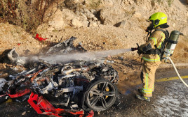 זירת התאונה הקשה באזור ים המלח  (צילום: דוברות מד"א)