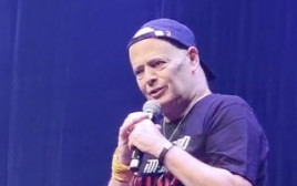 אדם בהופעה נדירה (צילום: בלוג יובל אראל)