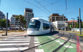 הרכבת הקלה (צילום: אבשלום ששוני)