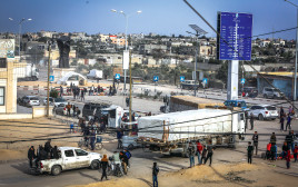 מעבר רפיח בצדו המצרי (צילום: עבד רחים כתיב, פלאש 90)