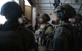 צוות הקרב של יחידת ׳רפאים׳ (רב-ממדית) פועל במרכז רצועת עזה (צילום: דובר צה"ל)
