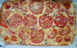 פיצה מוצרלה (צילום: עדינה בכר)