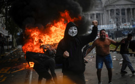 הפגנות סוערות בבואנוס איירס, ארגנטינה (צילום: רויטרס)