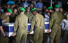 הלווייתו של סמ"ר צור אברהם (צילום: יונתן שאול, פלאש 90)