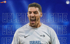 הודעת החתימה של חואקין שוכמן בקבוצת עירוני רעננה (צילום: אתר רשמי, עירוני רעננה כדורסל)