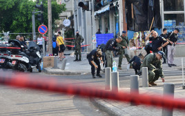 זירת פגיעת הכטב"ם בתל אביב (צילום: אבשלום ששוני)