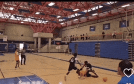 תקיפה במשחק כדורסל (צילום: מערכת וואלה, .)
