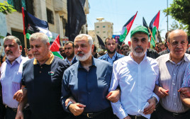 הניה וסינוואר במחאה נגד תוכנית עסקת המאה של טראמפ, 2019 (צילום: חסן ג'די, פלאש 90)