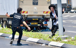 פריצת הפלג הירושלמי לתל השומר (צילום: אבשלום ששוני)