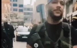 מואטסם אל־עלי עם טיל כתף (צילום: רשתות ערביות)
