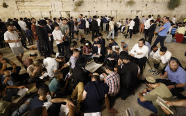 תשעה באב בכותל המערבי (צילום: מרק ישראל סלם)