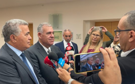 שי גל, עמיר פרץ ובועז לוי (צילום: דוברות התעשייה האווירית)