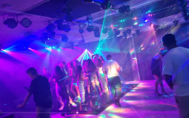 בת מצווה במועדון: חגיגה בלתי נשכחת עם אטרקציות מלהיבות (צילום: מועדון סקופקטאר)