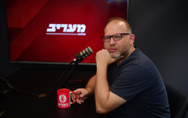 אביעד גליקמן כתב לענייני משפטים בחדשות 13 (צילום: אבשלום ששוני)