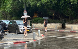 גשם במרכז (צילום: אבשלום ששוני)