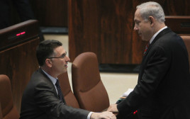 בנימין נתניהו וגדעון סער (צילום: מרים אלסטר, פלאש 90)
