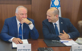 נפתלי בנט ואביגדור ליברמן (צילום: מרק ישראל סלם)
