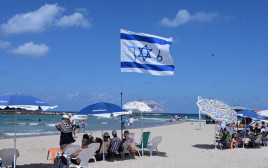 חוף הים בתל אביב (צילום: אבשלום ששוני)