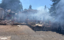 פגיעה ישירה בבית בצפת  (צילום: שימוש לפי סעיף 27א')